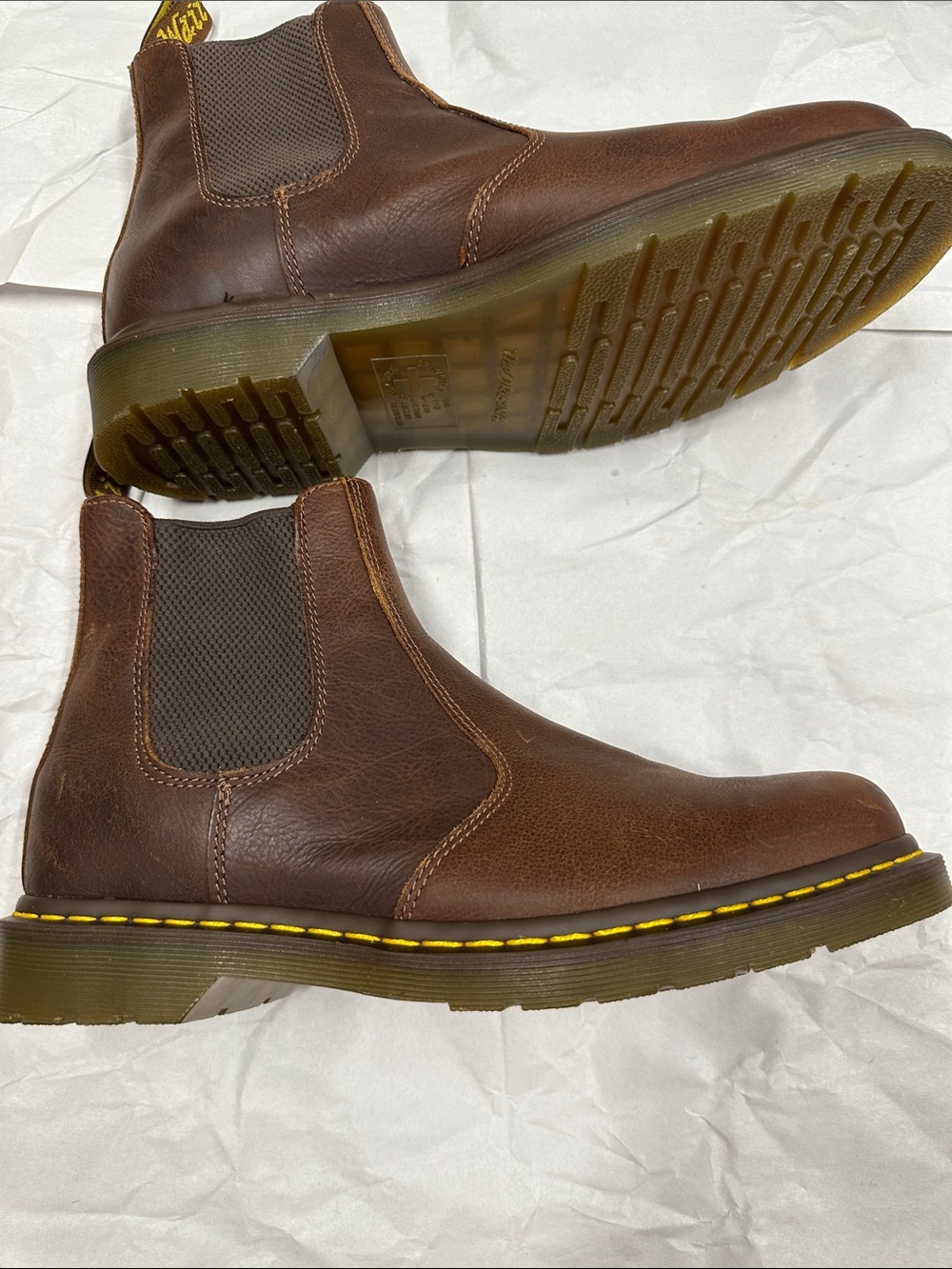Dr. Martens Men’s Brown Chukka Chelsea Boots with Yellow Stitching size 11 - Picture 5 of 15